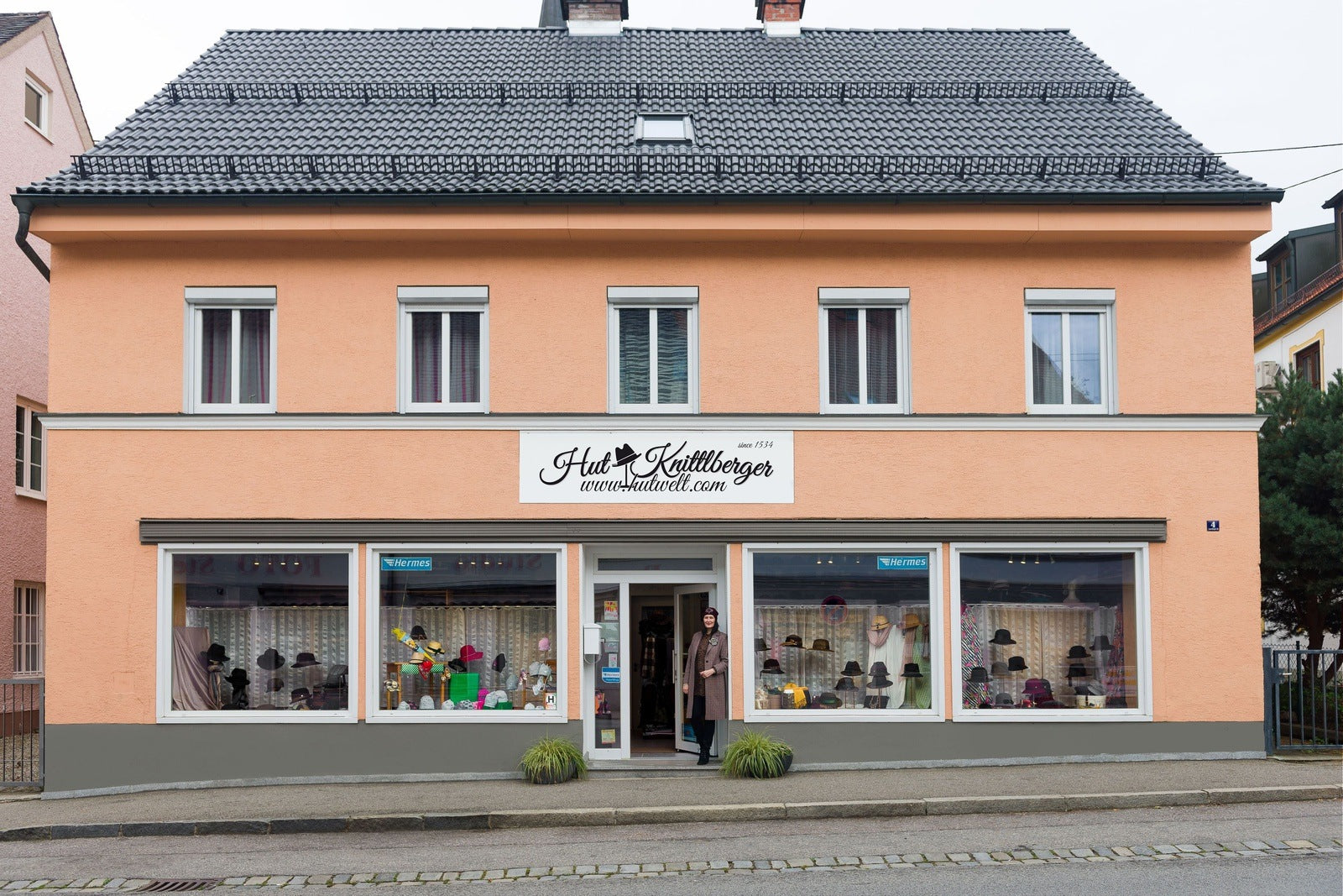 Hutfachgeschäft Hut-Knittlberger in der Wasserburger Straße 4 in Haag in Oberbayern